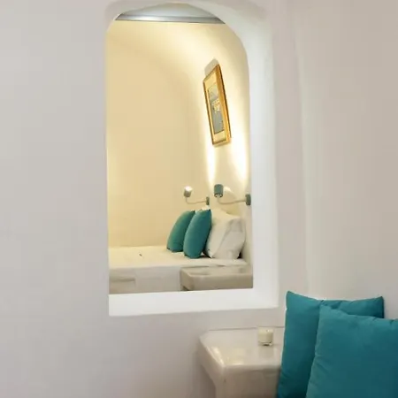 Church And Cave - Santorini Private Residences Casa de Férias Mesaria