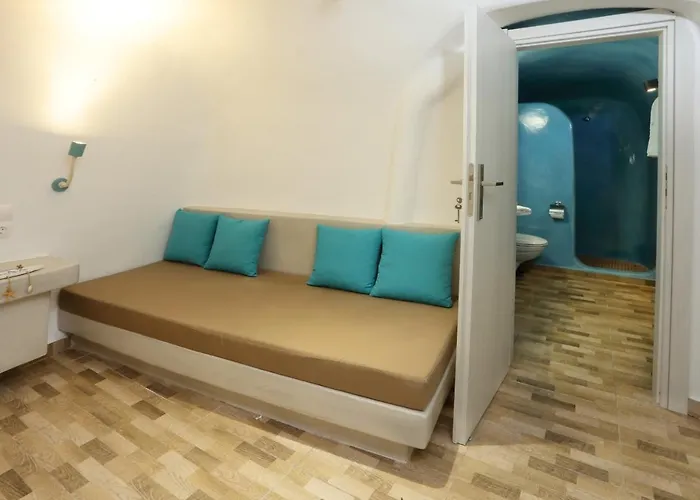 Church And Cave - Santorini Private Residences