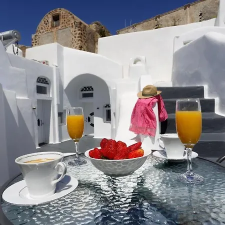 Church And Cave - Santorini Private Residences Mesariá