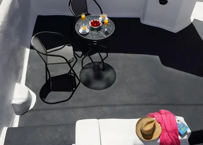 Church And Cave - Santorini Private Residences